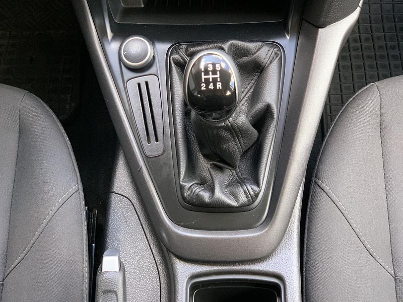 Ford Focus 1.6i PŮVOD ČR odp.DPH ZADÁNO - fotka 21 z 36