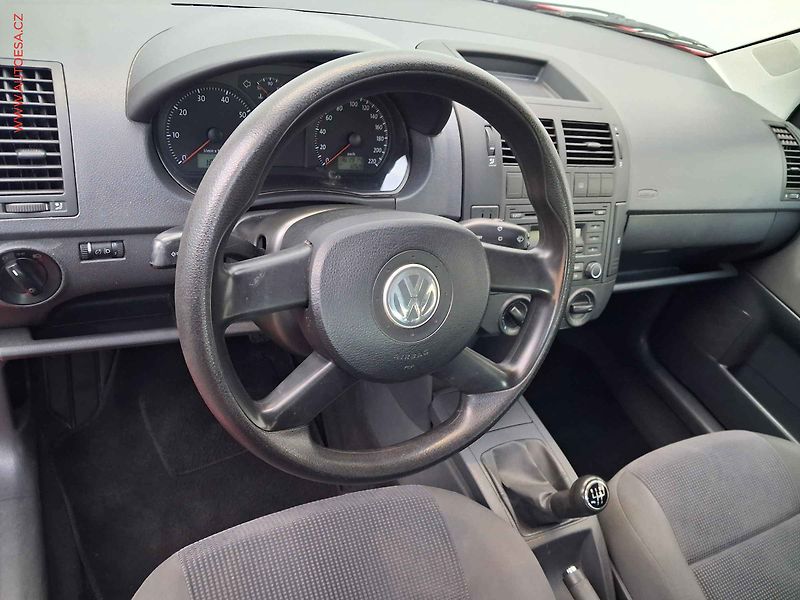 Volkswagen Polo (2005) 1.2i, 2.maj,ČR, AC - fotka 12 z 15