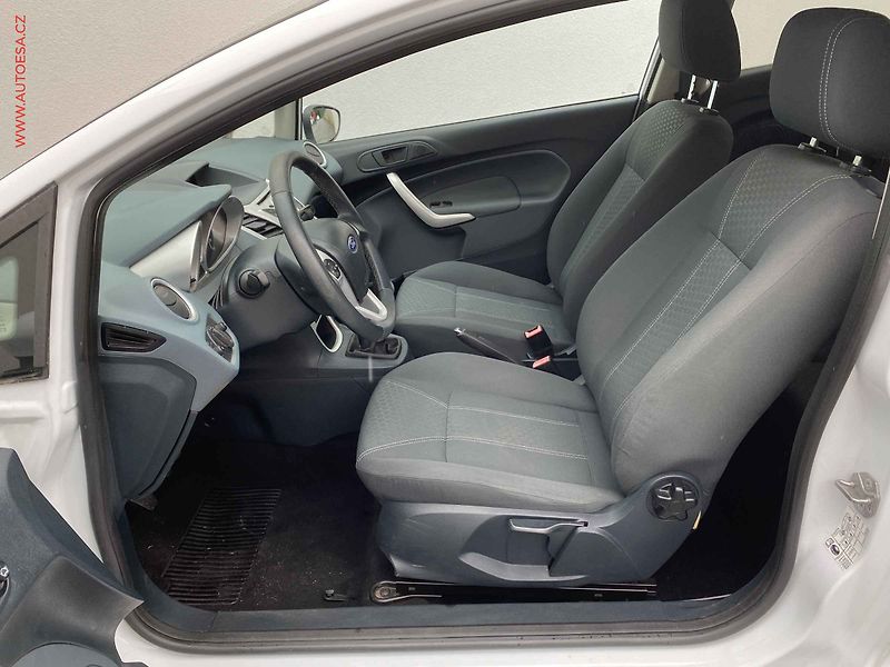 Ford Fiesta (2011) 1.4i, Titanium, park. čidla - fotka 9 z 15