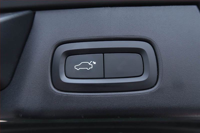 Volvo V90 (2018) D4, Automat, Serv.kniha, Kůže - fotka 25 z 27