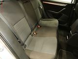 Škoda Octavia (2014) 1.4 TSi, AC, temp. - náhled 12