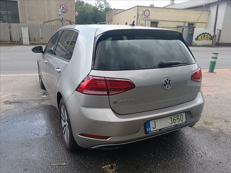 Volkswagen e-Golf 0,0 VII  electric drive - fotka 9 z 21