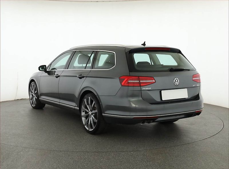 Volkswagen Passat (2016) 2.0 TDI, Automat, Serv.kniha - fotka 4 z 18