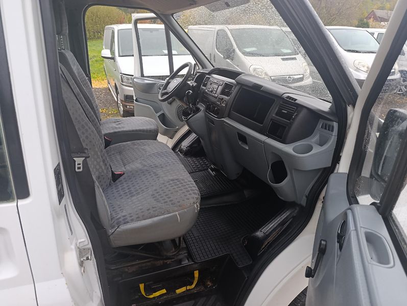 Ford Transit (2008) 2.2 TDCi L3H2 6míst tažné  - fotka 14 z 17