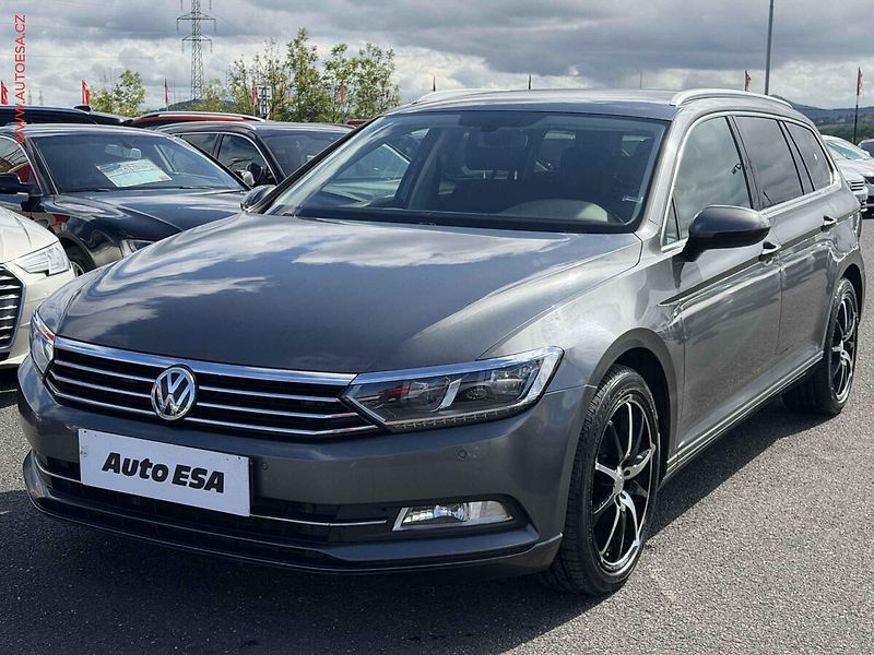 Volkswagen Passat (2015) 2.0TDi, AC - fotka 3 z 17