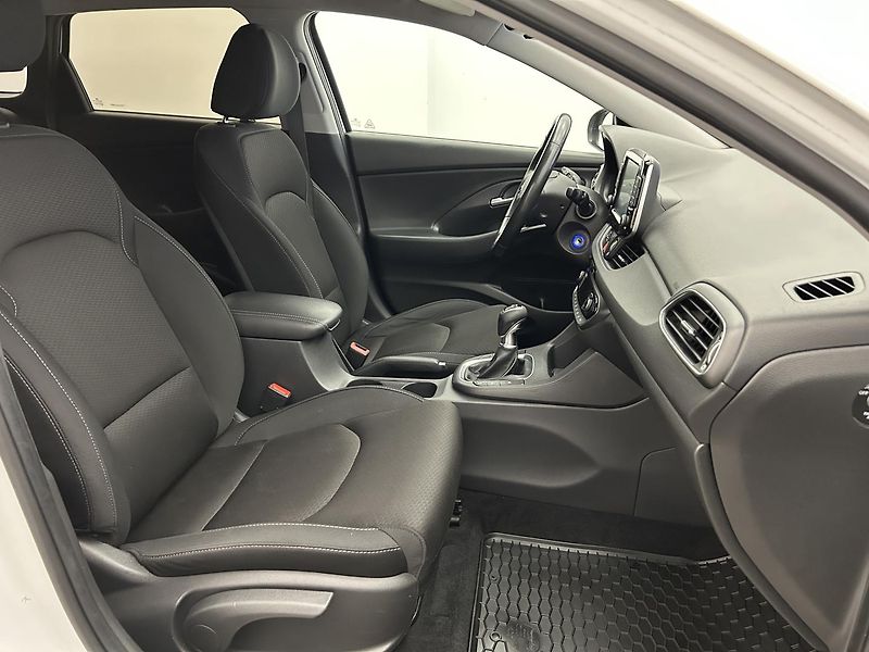 Hyundai i30 1.6 CRDI Style - fotka 20 z 24