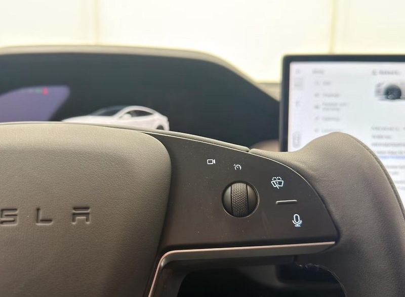 Tesla Model S LR AWD Vzduch Yoke Pano Kamera - fotka 15 z 33
