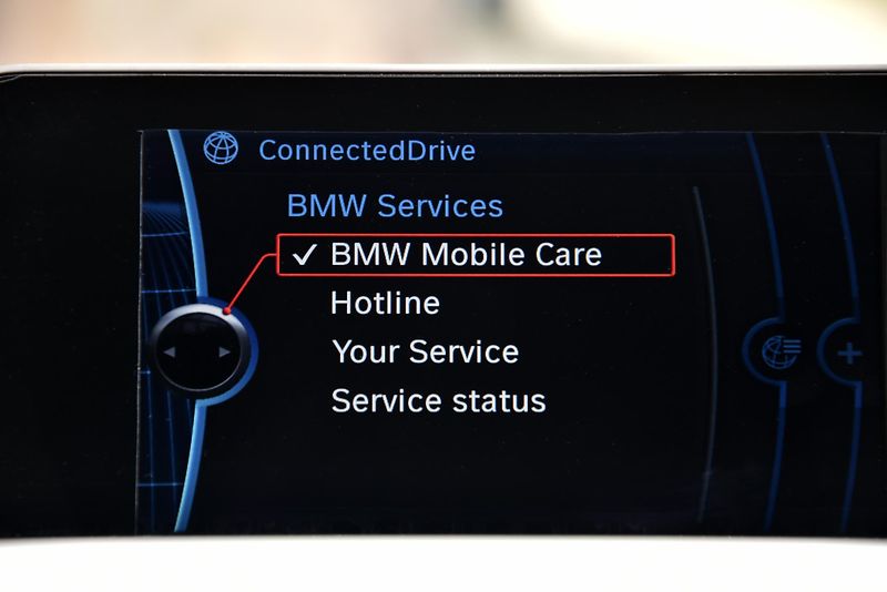 BMW Řada 3 318d (2.0) 6st, NAVI, ALU, PDC - fotka 24 z 51