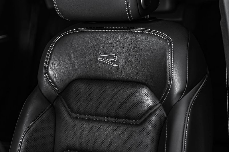 Volkswagen Touareg R-line 4M Vzduch IQ Ergo - fotka 21 z 24
