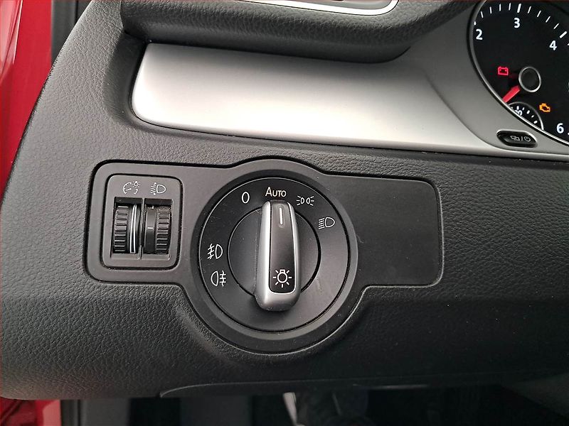 Volkswagen Passat (2014) 1.6 TDI, Serv.kniha, Navi - fotka 17 z 18