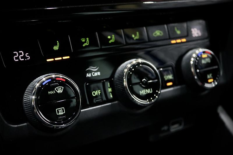 Škoda Octavia 3 FL Combi 1.4 TSI 110 kW DSG - fotka 25 z 29