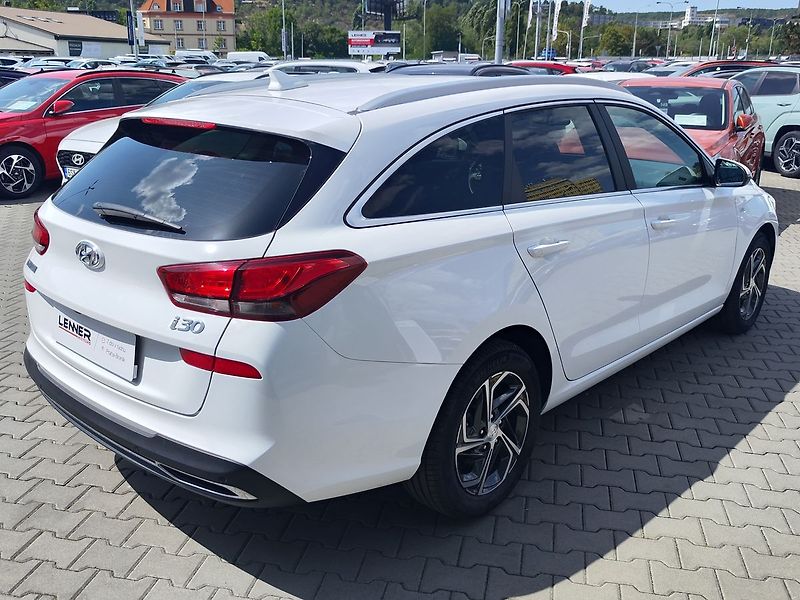Hyundai i30 1.5 T-GDI/117kW Smart DCT - fotka 5 z 32