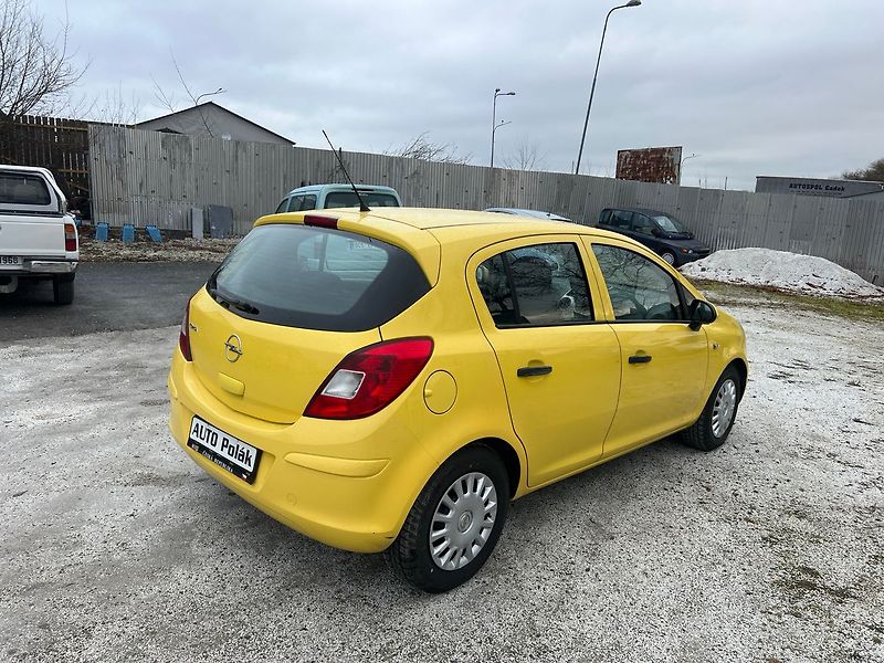 Opel Corsa 1.0i - fotka 13 z 14