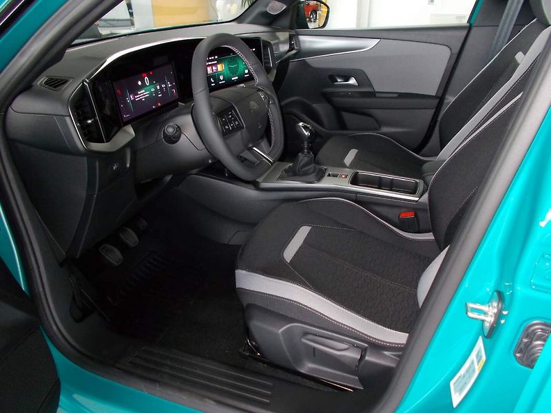 Opel Mokka (2026) HIT 1.2 TURBO (100kW/136k) MT6 - fotka 13 z 27