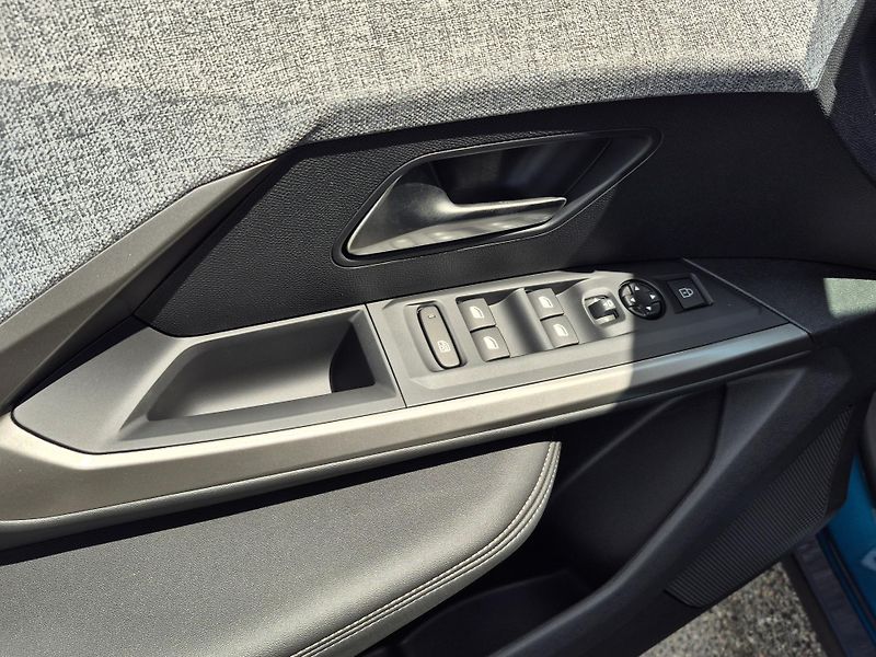 Peugeot 3008 (2026) ALLURE Hybrid 145 e-DCS6    - fotka 13 z 20