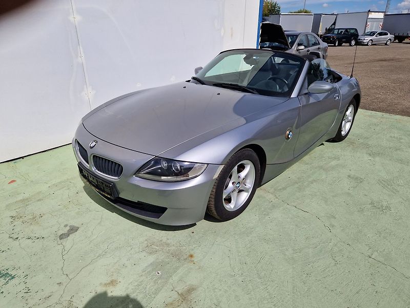 BMW Z4 2.0 Klima - fotka 2 z 32