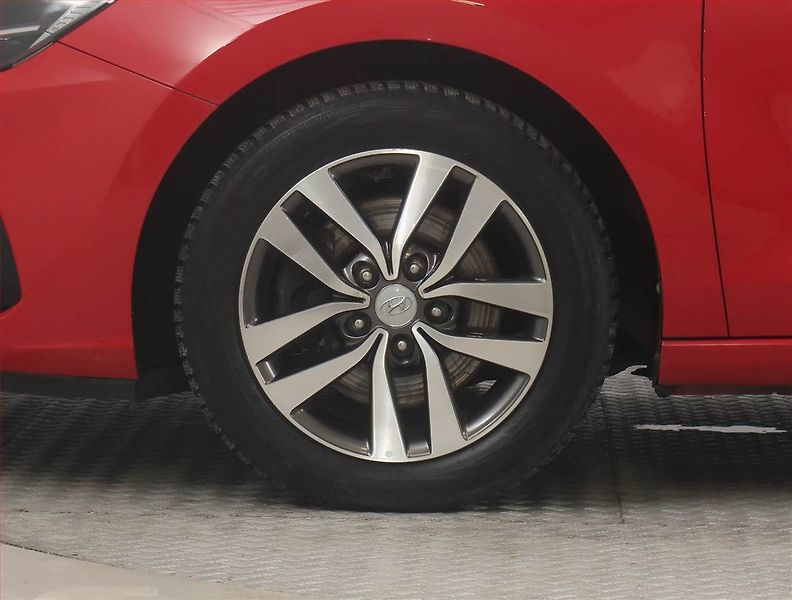 Hyundai i30 (2021) 1.5 T-GDI MHEV, ČR,1.maj - fotka 14 z 17