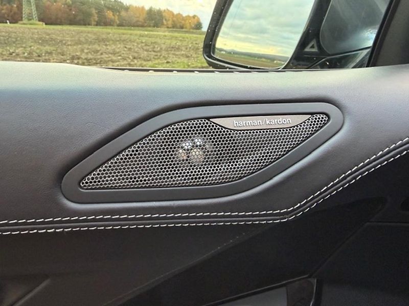 BMW Řada 6 650i xDrive, GC,CZ,TOP VÝBAVA - fotka 13 z 37