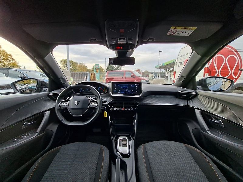 Peugeot 2008 STYLE Hybrid 136 e-DCS6 - fotka 2 z 24