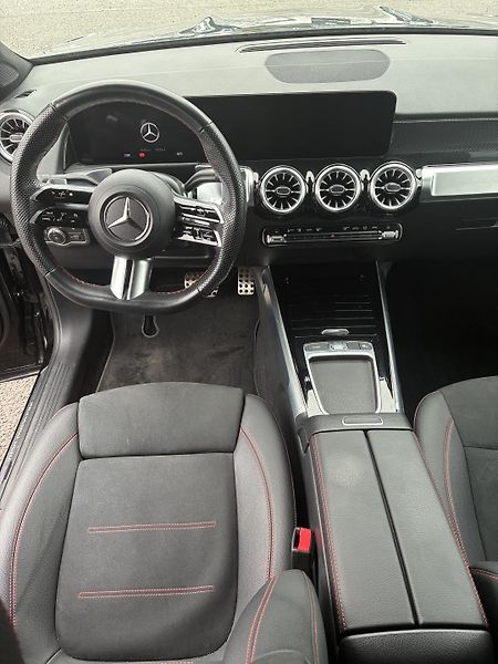 Mercedes-Benz GLB (2024) 200d 4MATIC - fotka 11 z 13