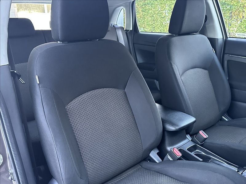 Mitsubishi ASX 1,6 117PS  Invite+ Audio - fotka 17 z 49