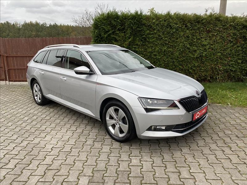 Škoda Superb 2,0 TDi  EXECUTIVE / DSG / NAV - fotka 7 z 37