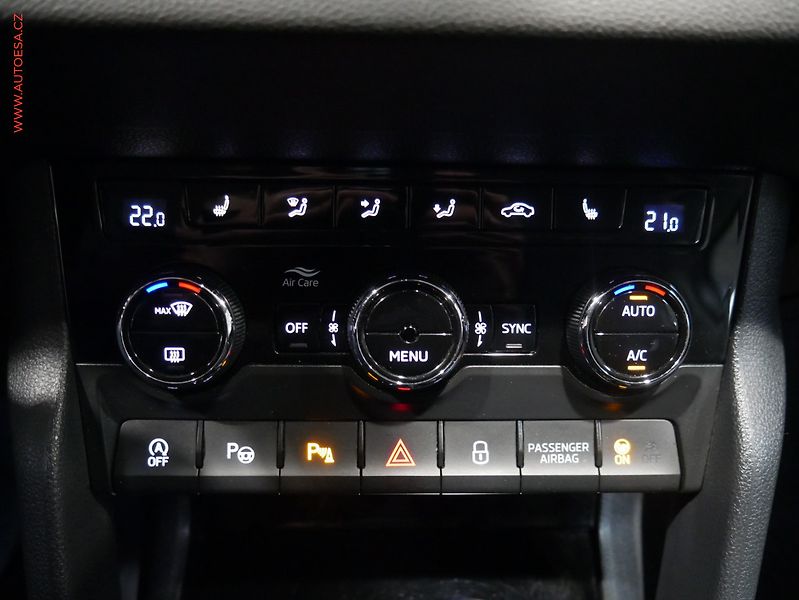 Škoda Karoq (2017) 2.0 TDi 4x4, ČR, Style Plus - fotka 20 z 23