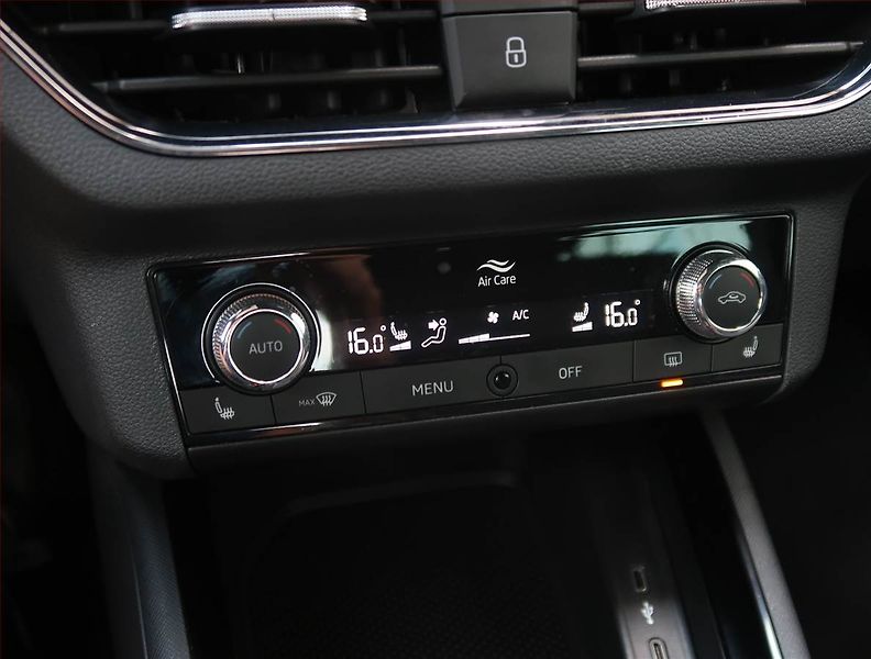 Škoda Kamiq (2021) Style Plus 1.0 TSI, Tempomat - fotka 17 z 24