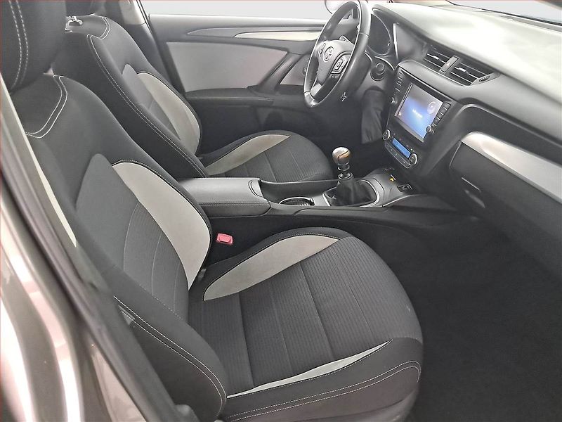 Toyota Avensis (2016) 2.0 D-4D, ČR,1.maj, Serv.kniha - fotka 9 z 21