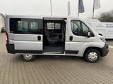 Peugeot Boxer (2019) L1H1 BlueHDi 140k MAN6 9 míst - náhled 10