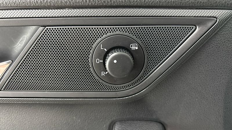 Škoda Fabia 1.0 TSI Ambition Combi - fotka 21 z 23
