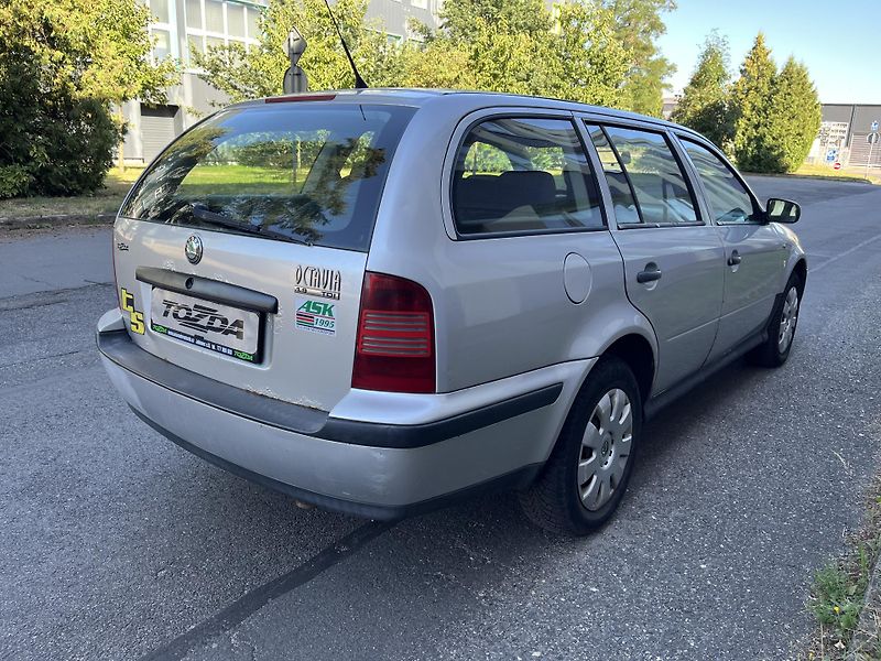 Škoda Octavia 1,9 TDI Combi Classic  - fotka 3 z 29