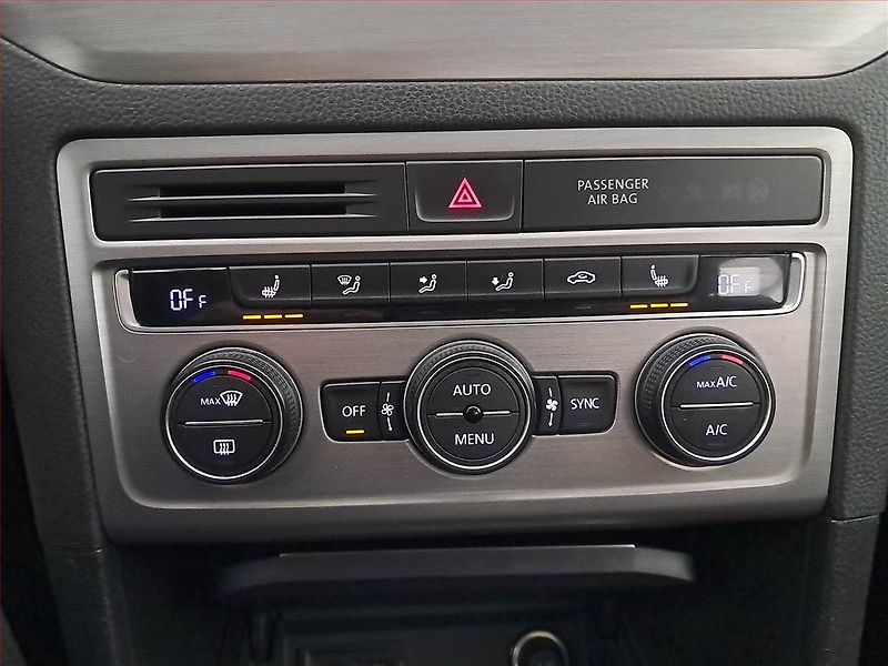 Volkswagen Golf Sportsvan (2015) 1.2 TSI, Xenony, Tempomat - fotka 15 z 18
