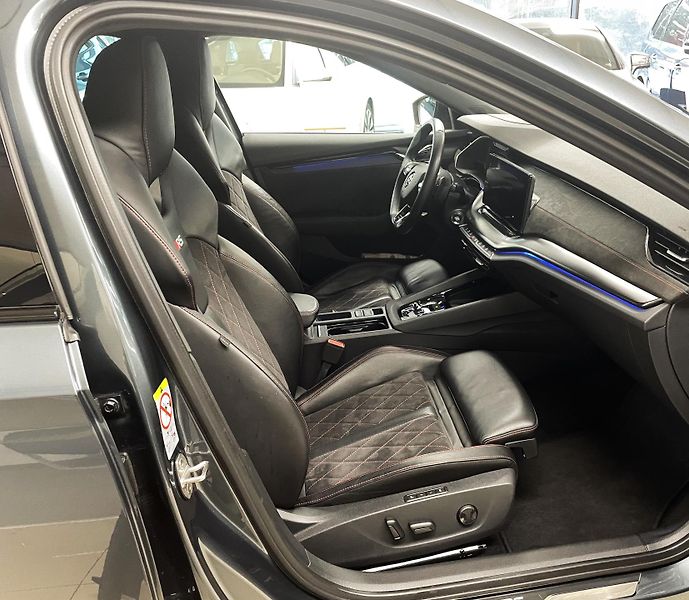 Škoda Octavia RS, 147 kW, DSG,HEAD-UP,CANTON - fotka 11 z 39