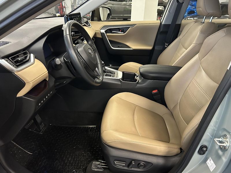 Toyota RAV4 (2024) 2.5 Hybrid EXECUTIV e-CVT 360° - fotka 5 z 37
