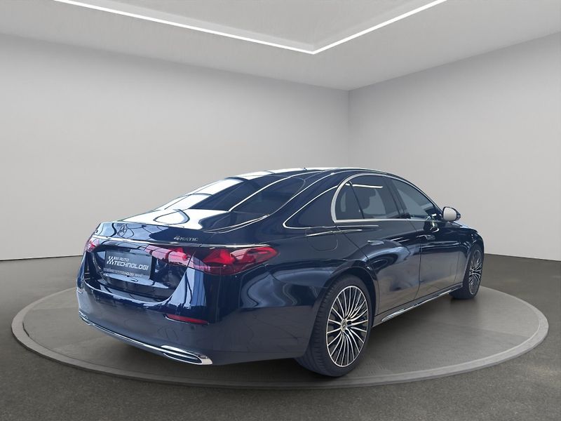 Mercedes-Benz Třídy E (2025) E 450 D 4MATIC - fotka 7 z 23