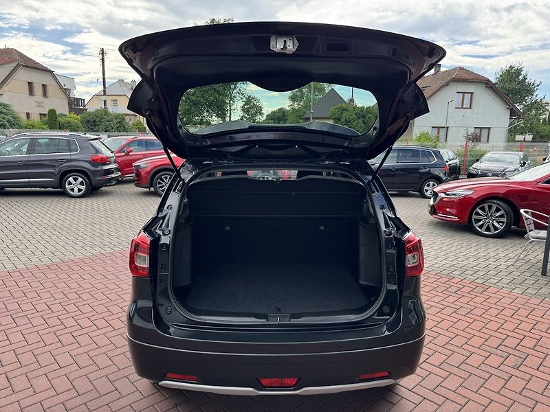 Suzuki SX4 S-Cross (2017) 1.4i BoosterJet LED Kamera - fotka 21 z 49