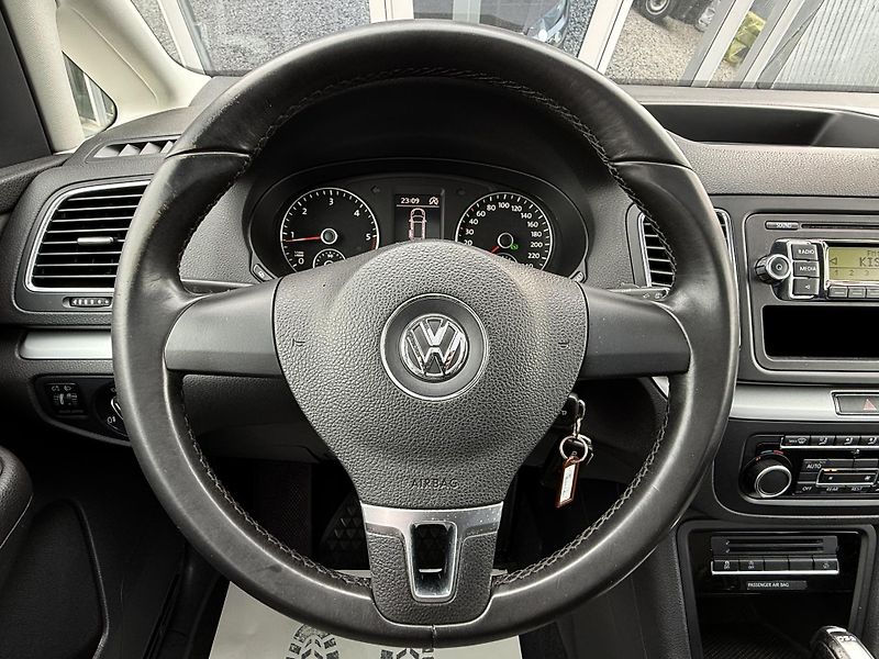 Volkswagen Sharan 2,0 TDI Panorama Automat DSG - fotka 33 z 41