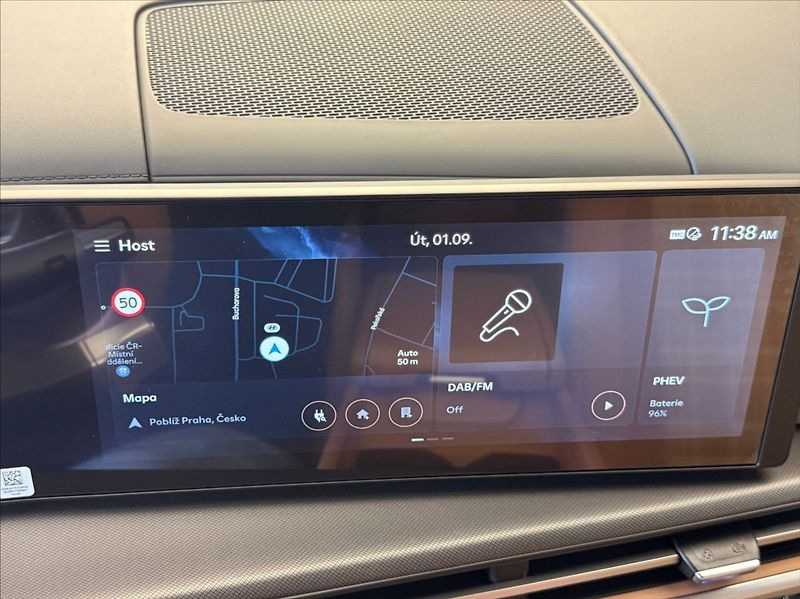 Hyundai Santa Fe 1,6 TGDI PHEV 4WD COMFORT - fotka 13 z 20