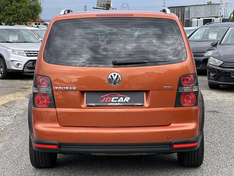 Volkswagen Touran Cross 1.4TSi 125KW DSG  - fotka 6 z 34