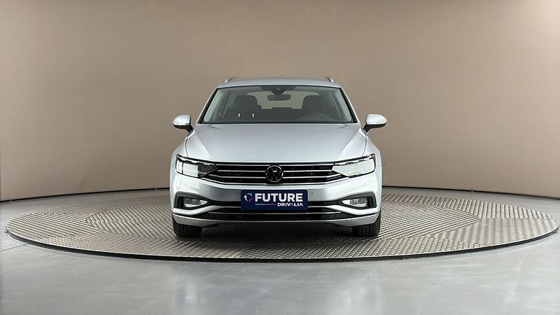 Volkswagen Passat 2.0 TDI DSG Elegance Variant - fotka 3 z 26