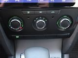 Škoda Octavia (2009) 1.6, Automat, Navi, Tempomat - náhled 16