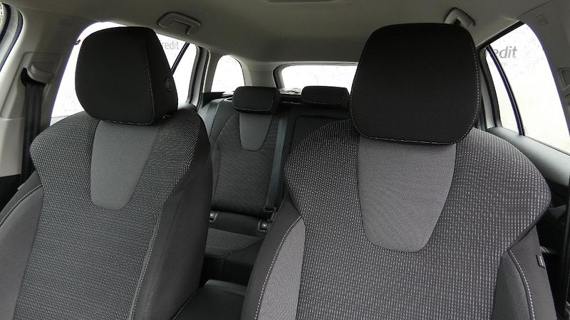 Škoda Octavia Combi 2,0 TDI Ambition - fotka 7 z 22