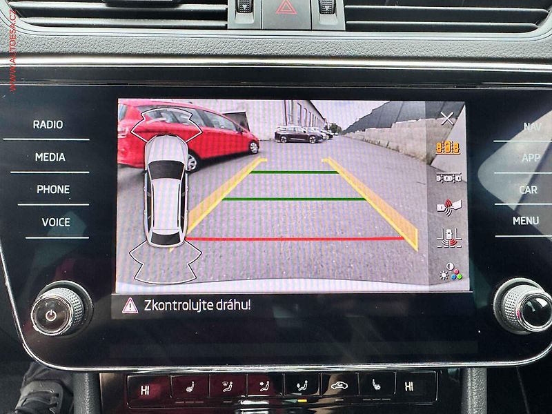 Škoda Superb (2021) 2.0 TDi, ČR, SportLine, DSG - fotka 18 z 18