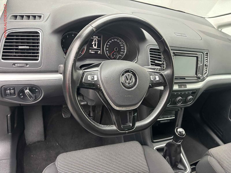 Volkswagen Sharan (2018) 1.4 TSi, Comfortline, navi - fotka 12 z 17