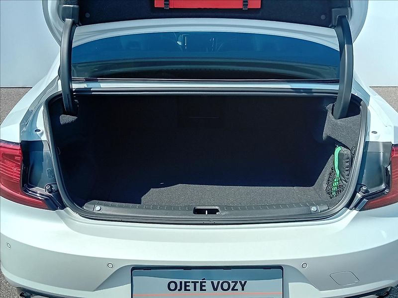 Volvo S90 2,0 B5 AWD ULTIMATE DARK  REZE - fotka 12 z 30