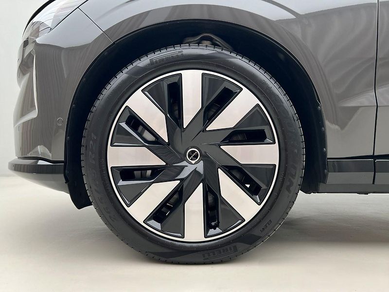 Volvo EX90 AWD TWIN MOTOR RECHARGE 7 MÍST - fotka 14 z 53