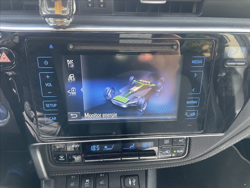 Toyota Auris 1,8 i 73kw Hybrid e-CVT bez ko - fotka 19 z 40