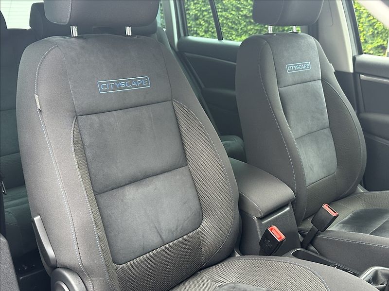 Volkswagen Tiguan 2,0 TDI 150PS  CityScape 4x4 - fotka 17 z 48