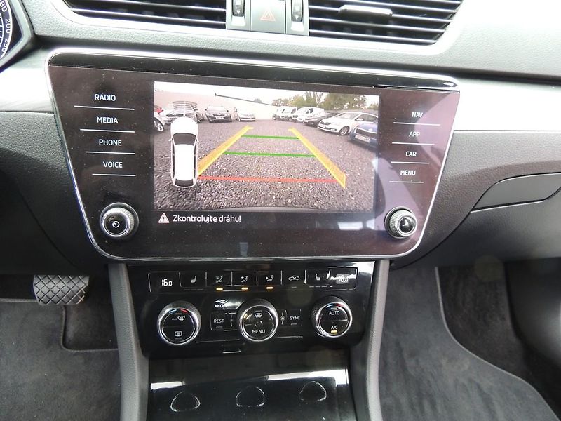 Škoda Superb (2019) 2.0TSi,200kw,4x4,DSG,Style,ČR - fotka 31 z 55